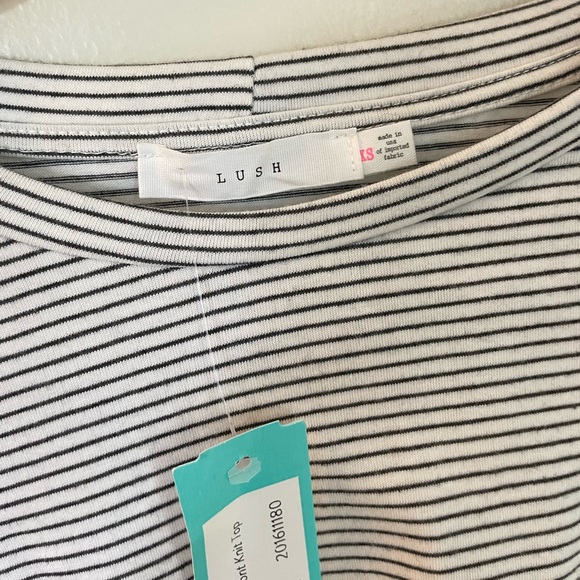 ✨NWT Lush | B&W Striped Crop Top | Size XS - Picture 9 of 13